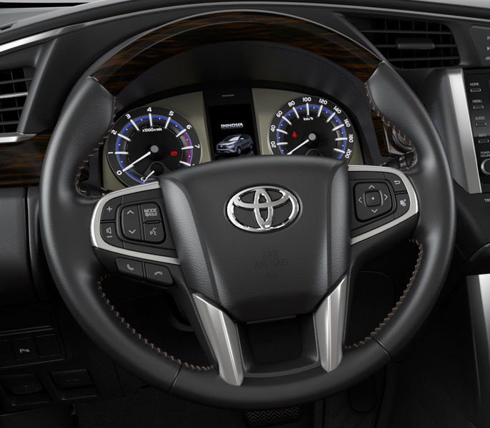 Toyota Innova Venturer Tay Lai
